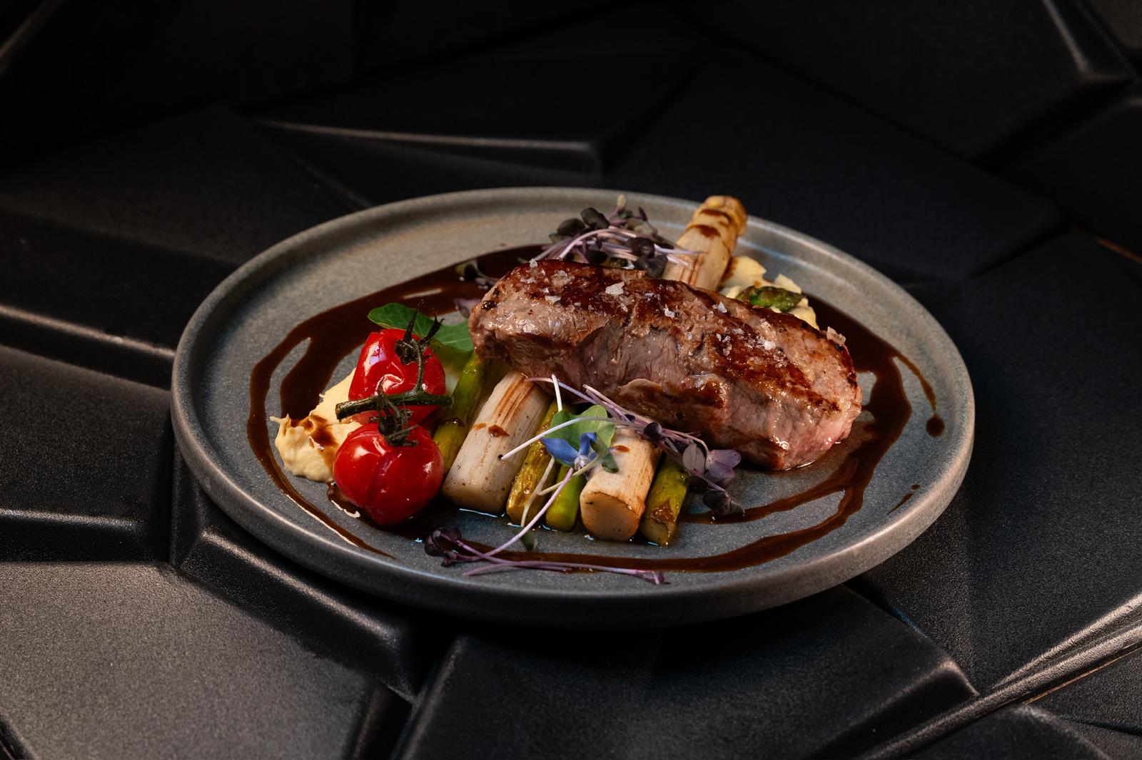 Steak vom Grill im Restaurant HOFZWANZIG